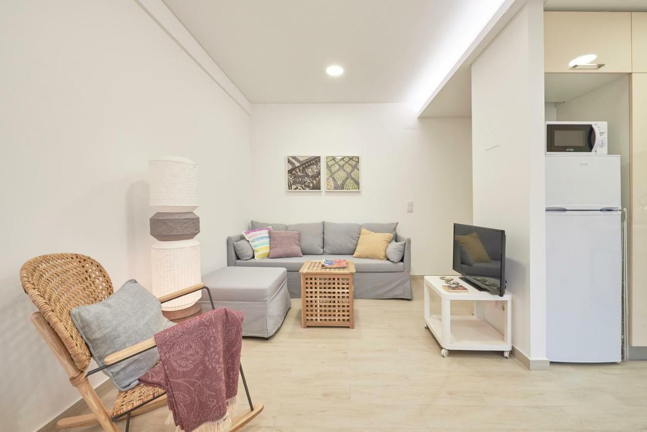 Light Apartment With Amazing Balcony, By Timecooler リスボン エクステリア 写真