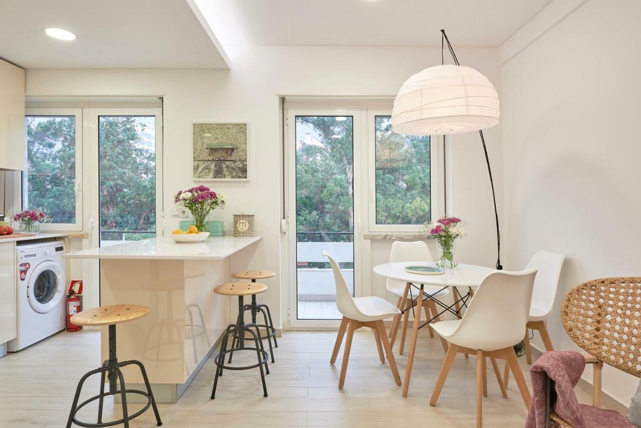 Light Apartment With Amazing Balcony, By Timecooler リスボン エクステリア 写真