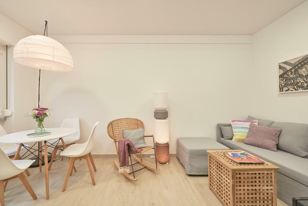 Light Apartment With Amazing Balcony, By Timecooler リスボン エクステリア 写真